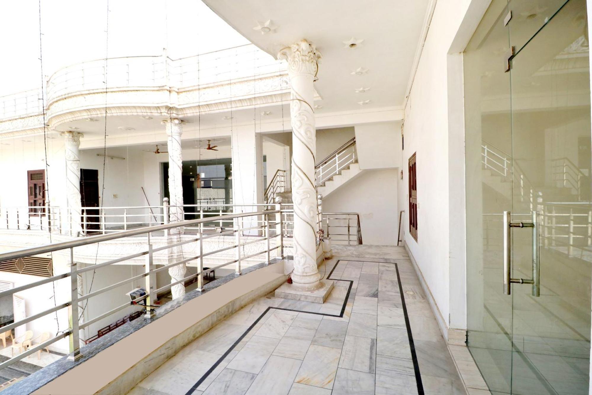 Hotel O Pushp Vatika Bhiwani Exteriör bild
