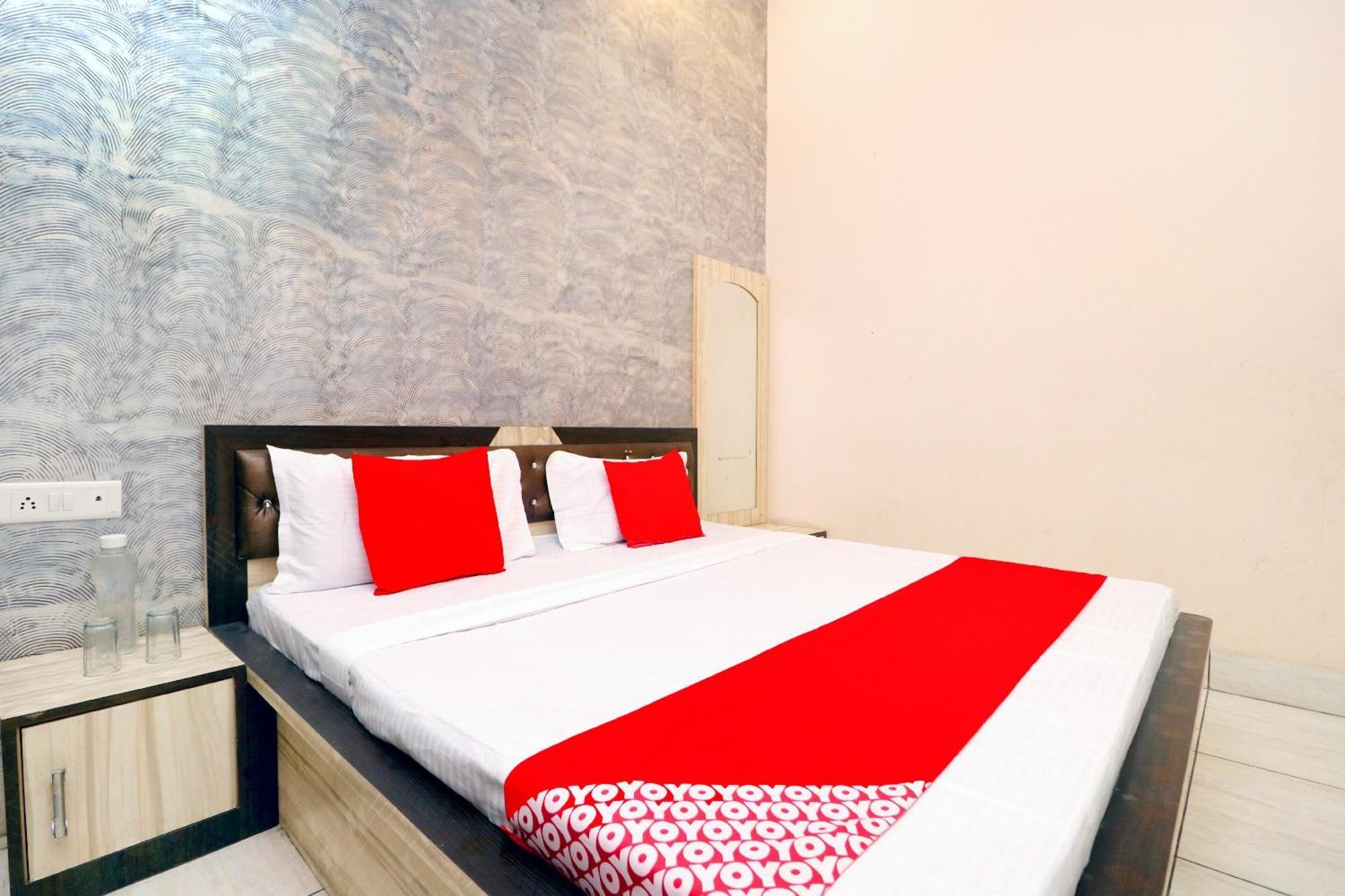 Hotel O Pushp Vatika Bhiwani Exteriör bild