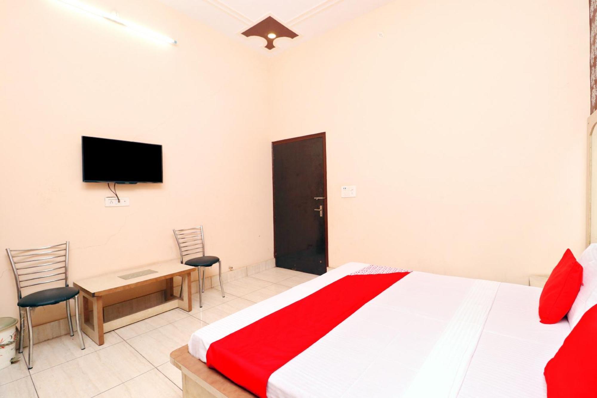 Hotel O Pushp Vatika Bhiwani Exteriör bild
