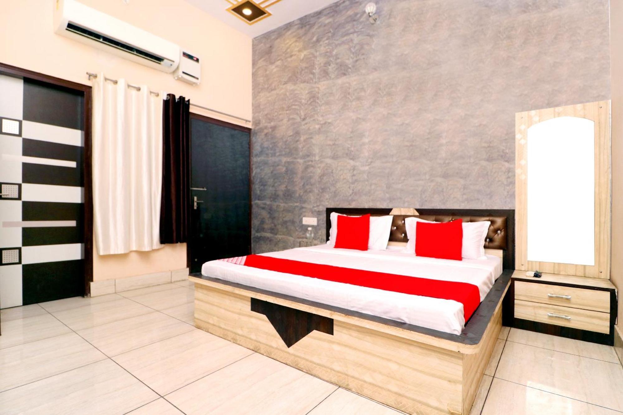 Hotel O Pushp Vatika Bhiwani Exteriör bild